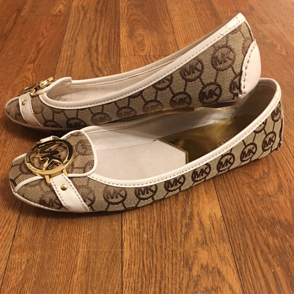 🌸MK Flats 🌸